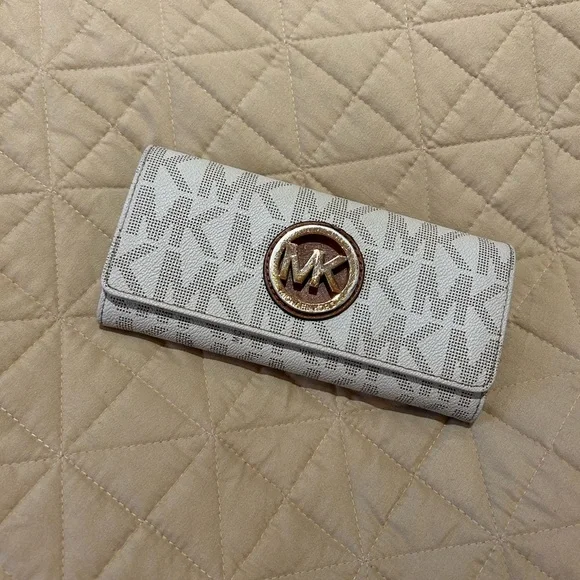 Michael Kors wallet - Picture 1 of 6